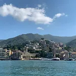 La Nave Sospesa * Rapallo